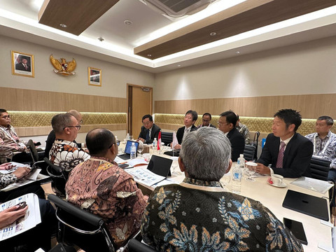 Menteri Perindustrian (Menperin) Agus Gumiwang Kartasasmita meminta komitmen dari tiga produsen otomotif asal Jepang, Toyota, Suzuki, dan Daihatsu. Foto: Kemenperin