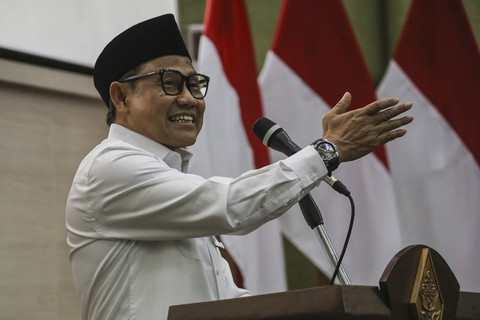Menteri Koordinator Bidang Pemberdayaan Masyarakat Muhaimin Iskandar (tengah) menyampaikan paparan materi saat menghadiri dialog terbuka dan kuliah umum di Universitas Islam Negeri Walisongo, Semarang, Jawa Tengah, Kamis (19/6/2025). Foto: Makna Zaezar/ANTARA FOTO