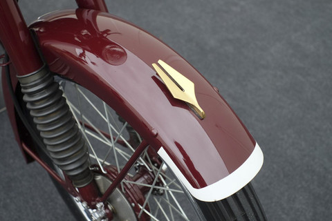 Motor pertama buatan Yamaha, YA-1 disimpan di Yamaha Motor Corporation Head Quarter Japan. Foto: Sena Pratama/kumparan